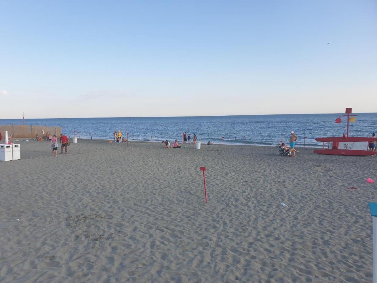 Trilocale Lido Di Roma Διαμέρισμα Λίντο ντι Όστια Εξωτερικό φωτογραφία