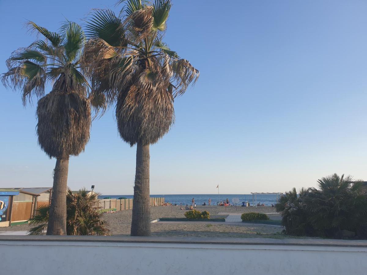 Trilocale Lido Di Roma Διαμέρισμα Λίντο ντι Όστια Εξωτερικό φωτογραφία